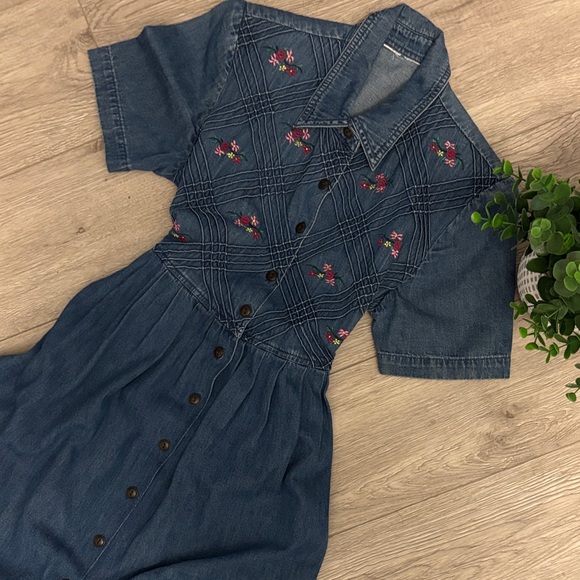 Embroidered 1990s Vintage Cottagecore Denim Floral Button-Down Dress - Picture 2 of 9